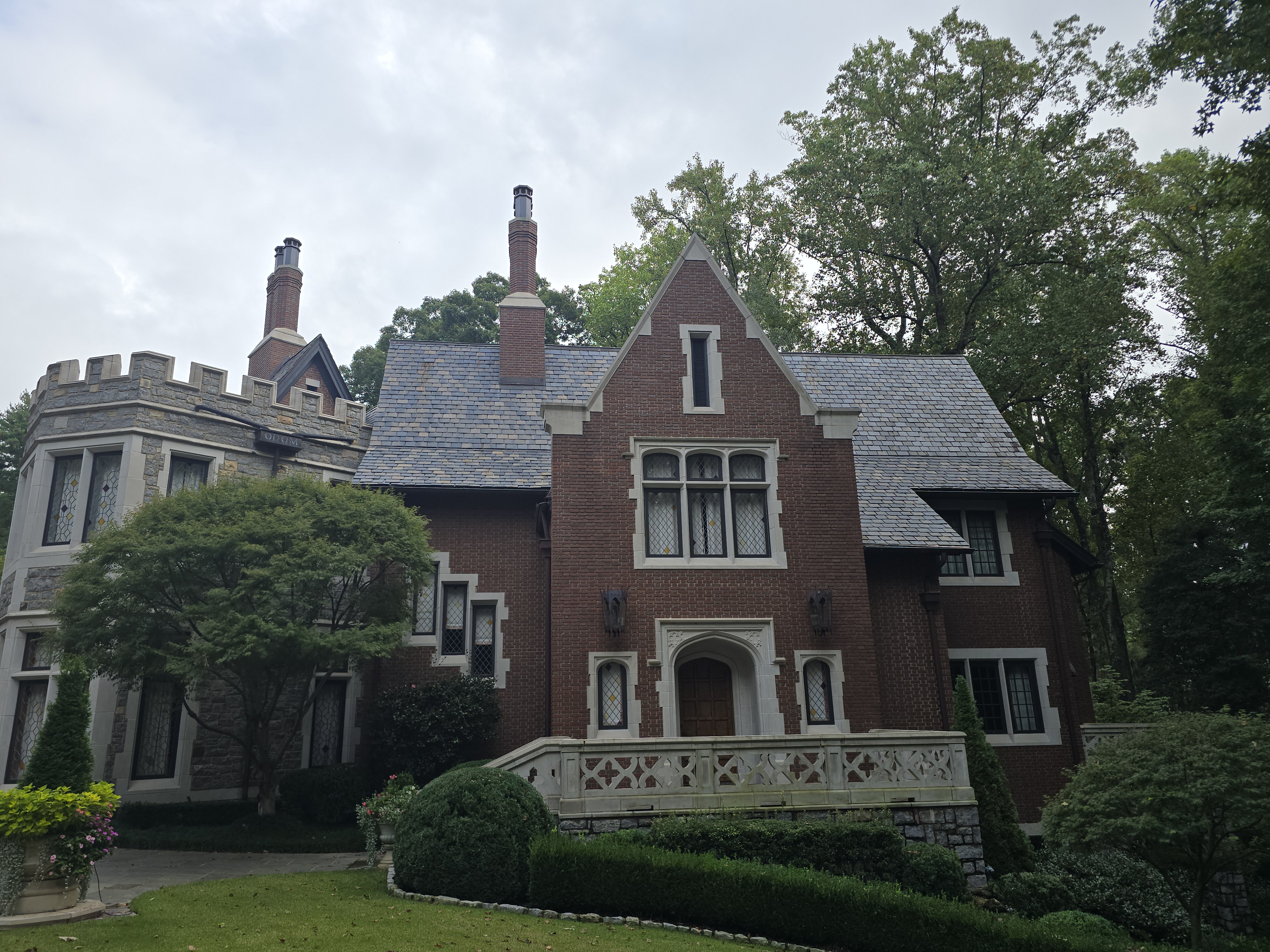 Home before professional holiday lighting installation — Visible Illumination SC